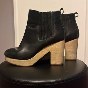 Madewell Black Leather Clogs
